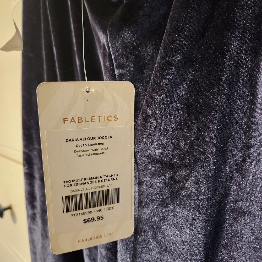 Navy 3 Piece Fabletics Set - Picture 14 of 16